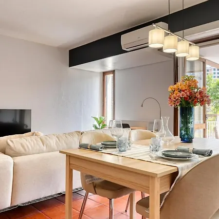 Apartment Monumental Tower, A In Madeira