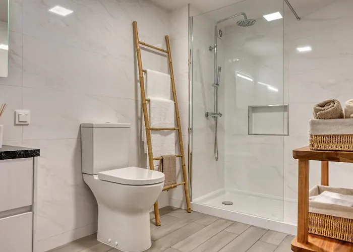 Monumental Tower, A In Madeira * Funchal (Madeira)